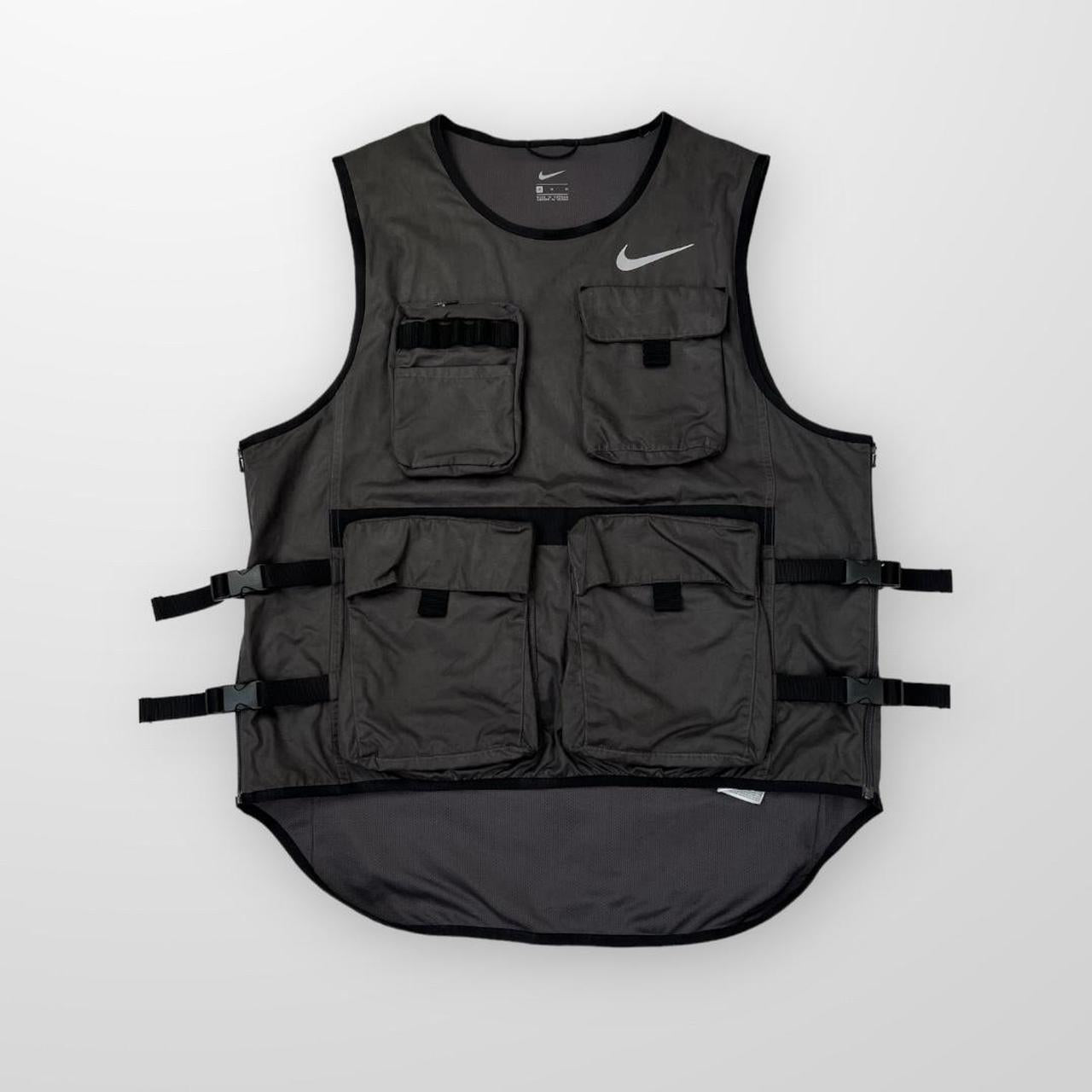 Nike Running Utility Vest / Gilet In Grey & Black