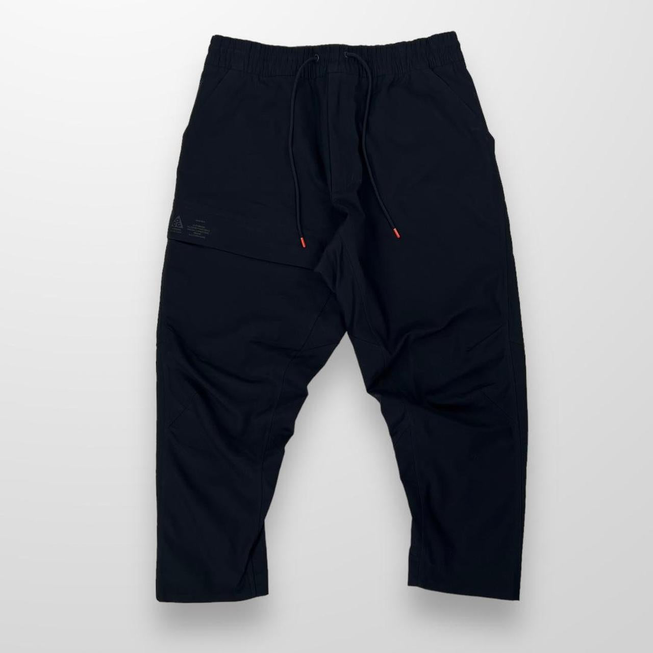 Nike ACG Cargo Trousers In Black