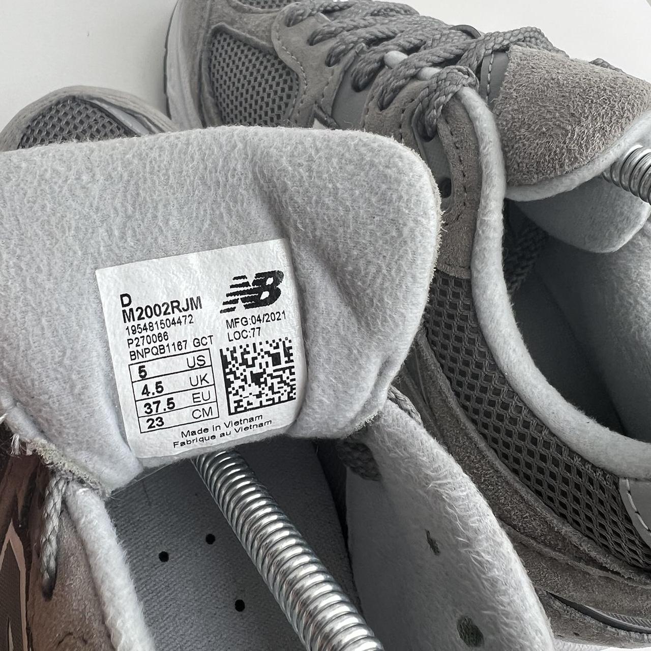 New Balance 2002R Trainers In Grey White