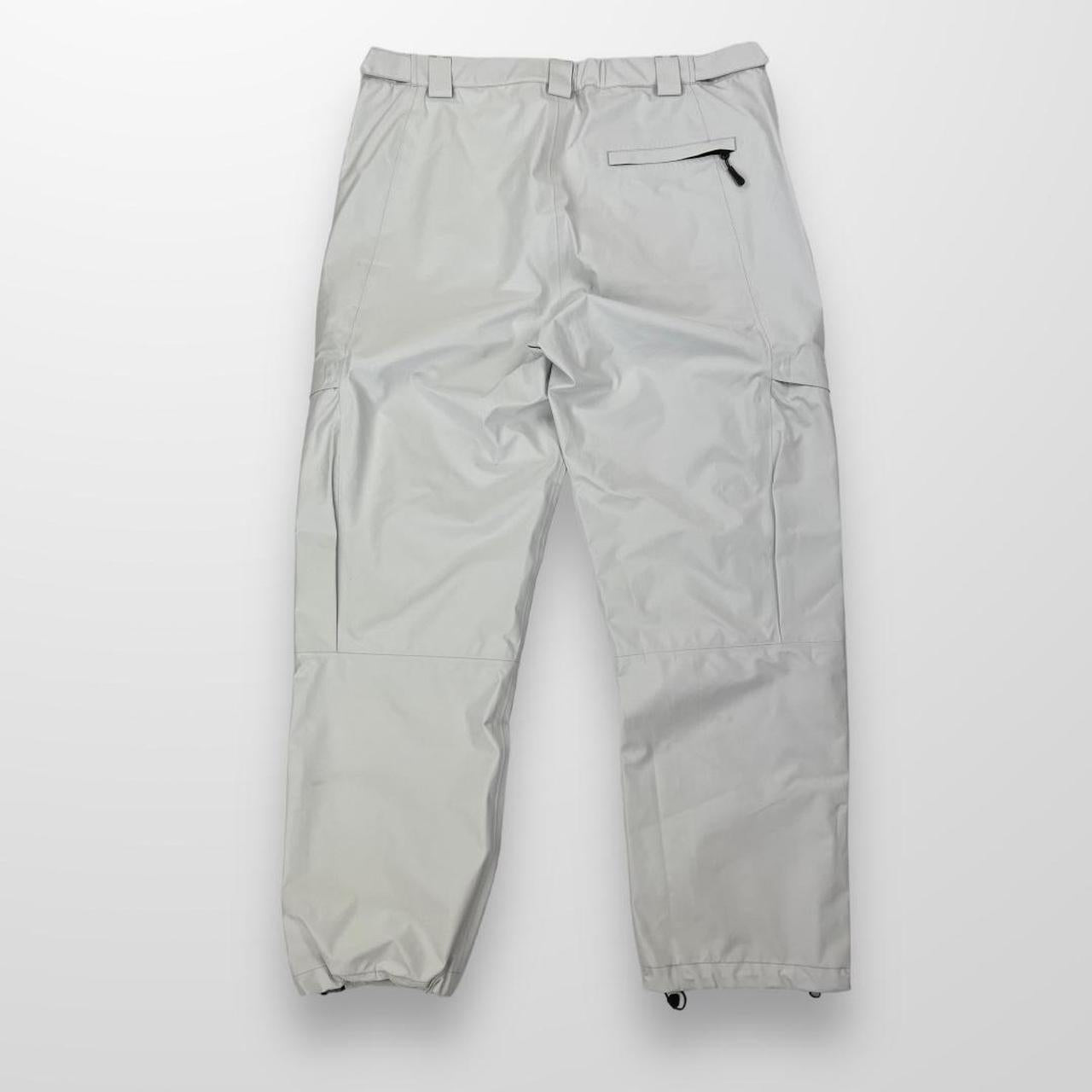 Palace Gore-Tex Cargo Bottom In White