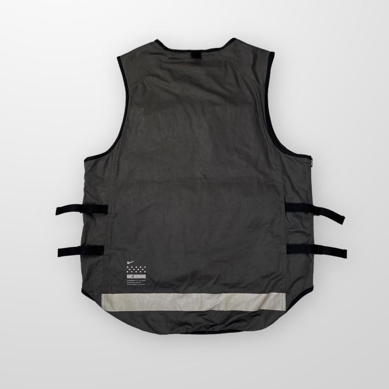 Nike Running Utility Vest / Gilet In Grey & Black